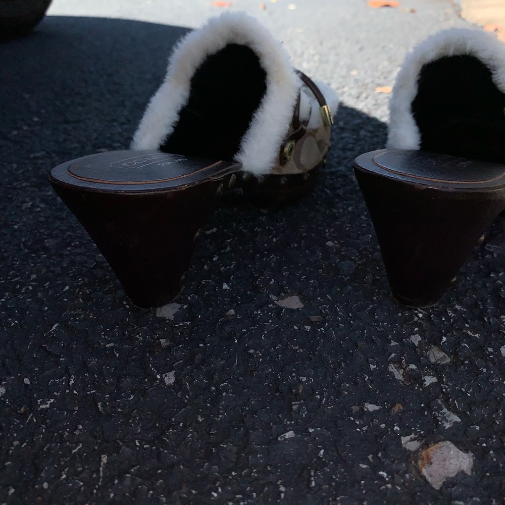 Authentic brown and tan coach clogs - Picture 5 of 8